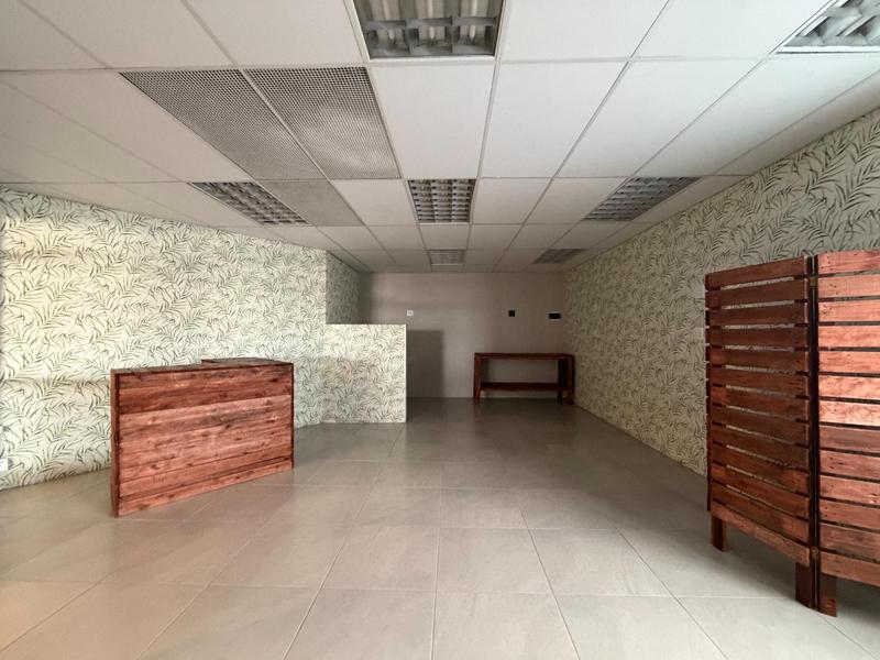To Let Commercial Property for Rent in Humewood Eastern Cape